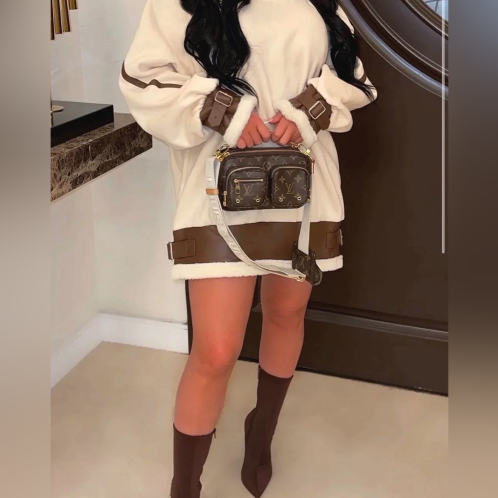 Brown and cream mock neck size OS fits up to a 1x